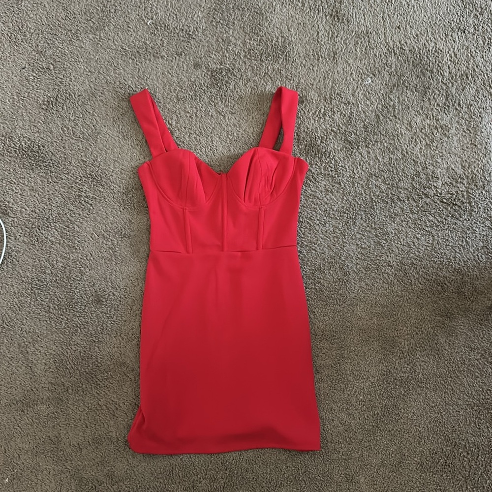 Beautiful red dress, perfect for literally any occasion. GREAT material
